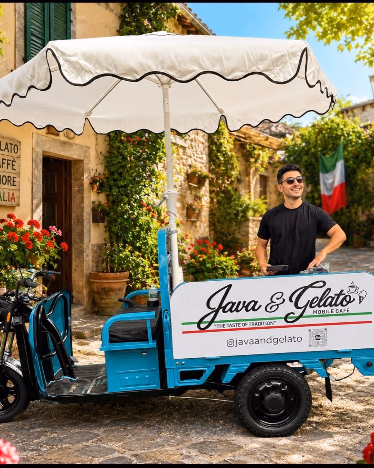 Java & Gelato mobile cafe in Italy